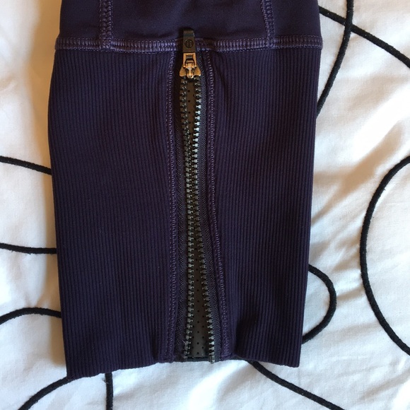 Lululemon crops - Picture 4 of 8